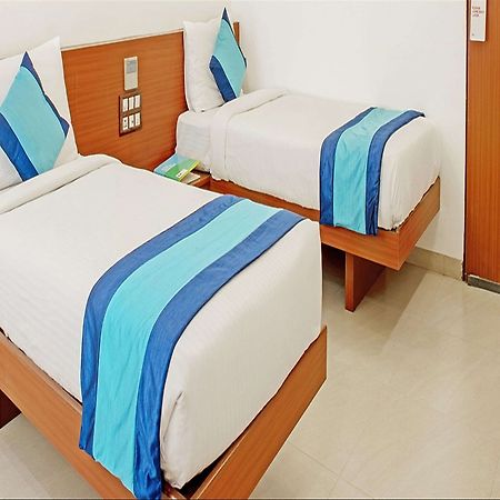 Hotel Mint Montvert Baner Pune Bagian luar foto