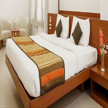 Hotel Mint Montvert Baner Pune Bagian luar foto