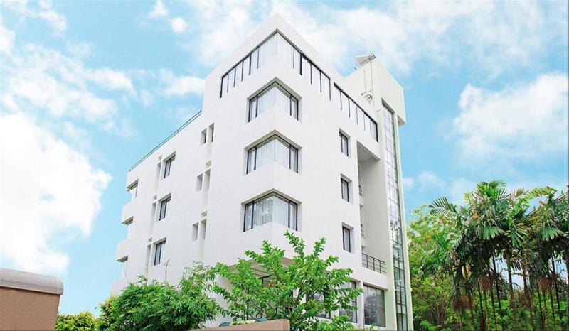 Hotel Mint Montvert Baner Pune Bagian luar foto