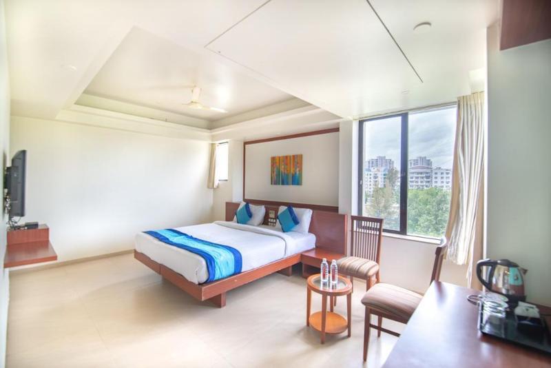 Hotel Mint Montvert Baner Pune Bagian luar foto