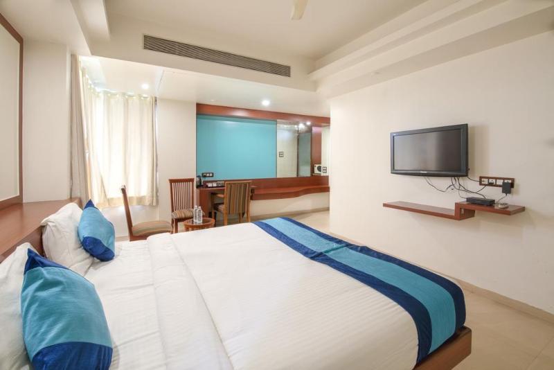 Hotel Mint Montvert Baner Pune Bagian luar foto