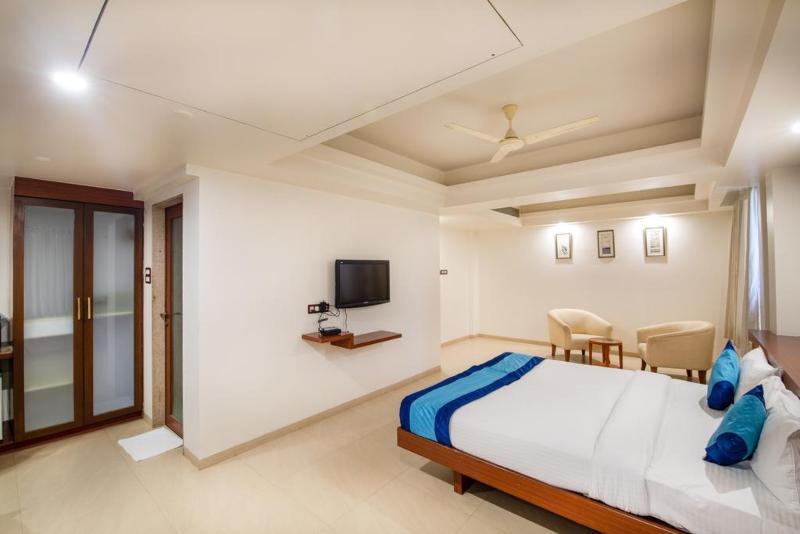 Hotel Mint Montvert Baner Pune Bagian luar foto